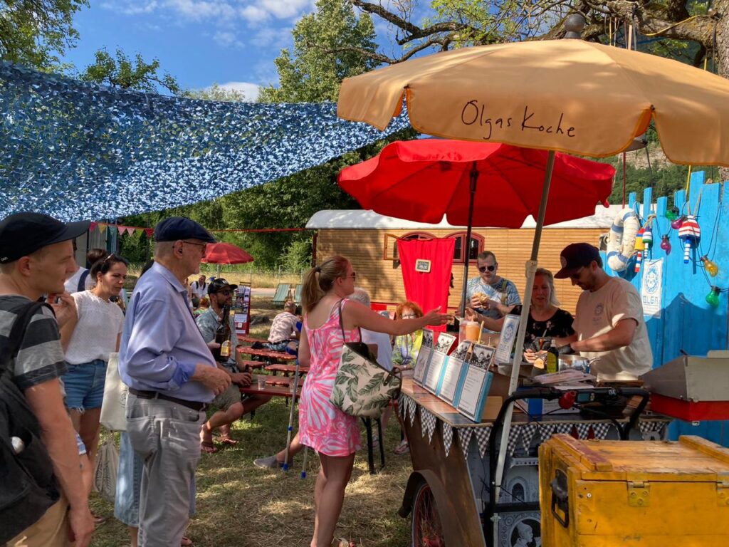 Kleinkunstwochenende Vaduz, Compagnie Tarkabarka, Wanderbühne, Kultur, Kreisreisen, Olgas Koche,